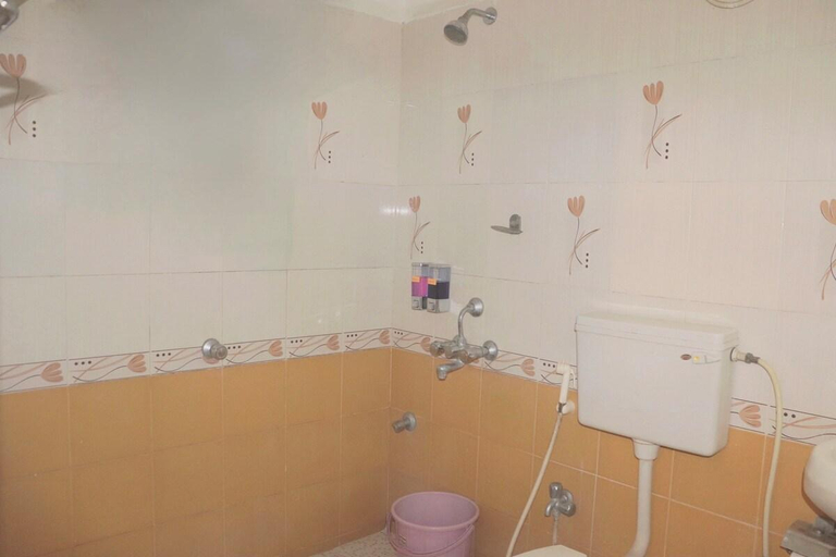 Bathroom 3, 1bhk in North Goa 5 min to beach, North Goa