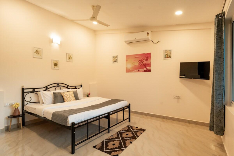 Bedroom 3, A spacious 4bhk villa with a pool, North Goa
