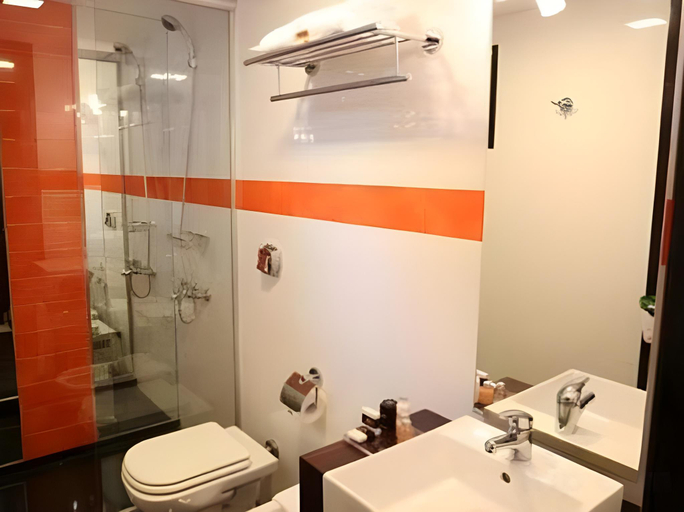 Bathroom 4, Puerto Mercado Hotel, Montevideo