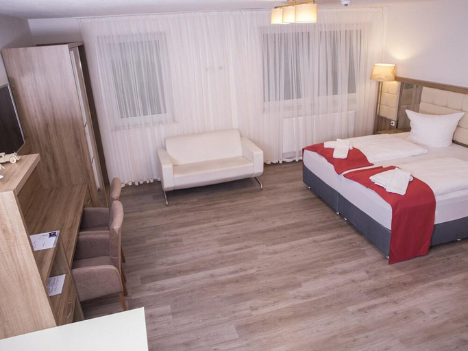 Bedroom 2, Hotel Hausen Obertshausen Frankfurt, Offenbach