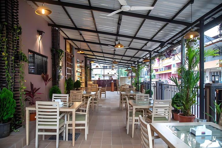 Food & Drinks, Palm Air by Goa Signature Stays, North Goa