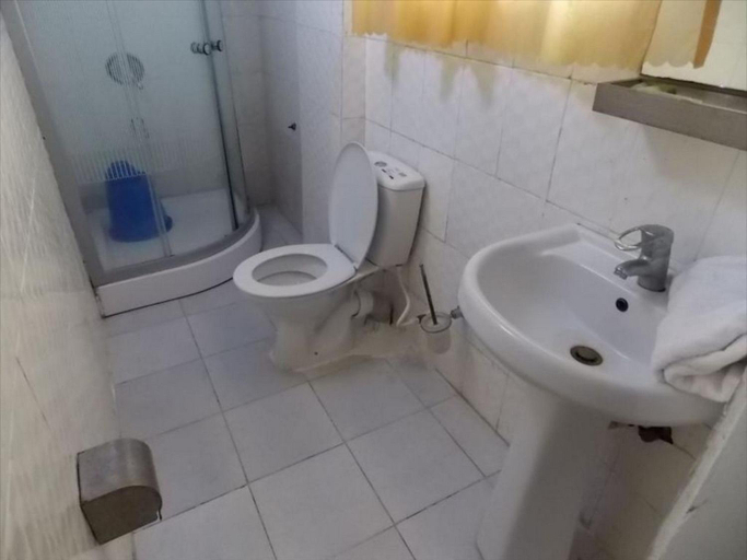 Bathroom, MIKAGN HOTELS AND SUITES, Akinyele