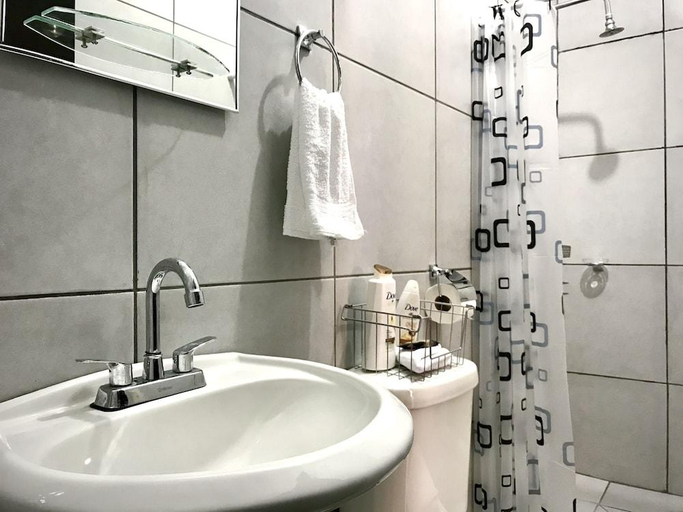 Bathroom 3, Estacion Alameda, Nogales