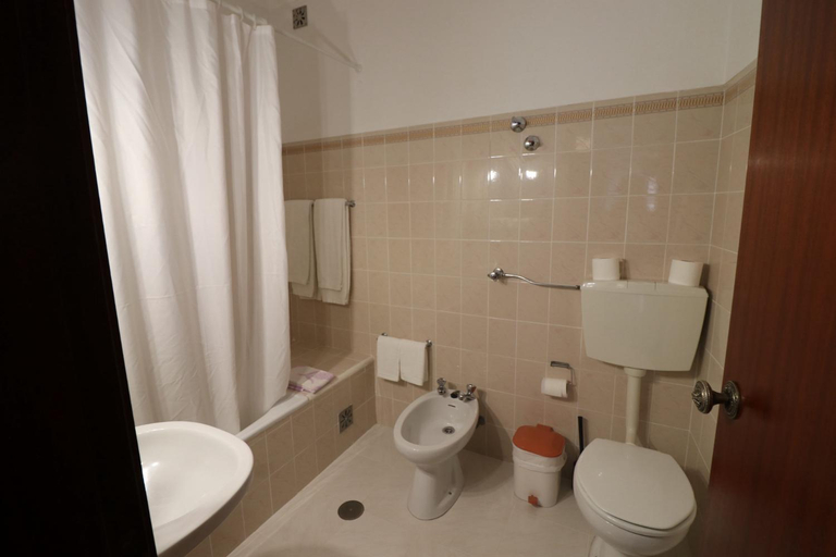 Bathroom 3, Residencial Miguel Jose, Estremoz