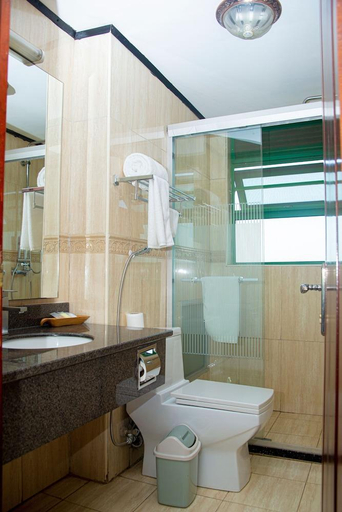 Bathroom 2, Highlands Suites Hotel, Gasabo