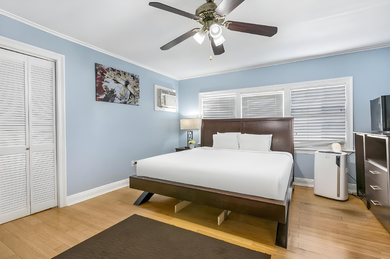 Bedroom 2, Canal Express Studios, Orleans