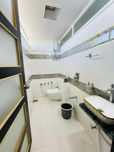 Bathroom 3, SARDAR HOME STAY, Narmada