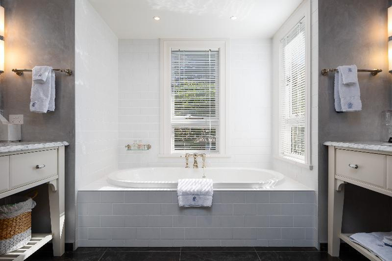 Bathroom 5, Pihopa Retreat, Nelson