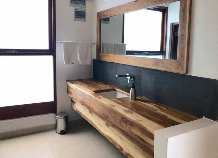 Bathroom 4, The Retreat, Nyarugenge
