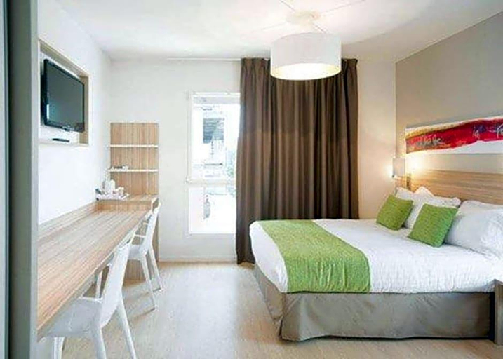 Bedroom 2, Appart hotel Q7 Lodge Lyon 7, Rhône