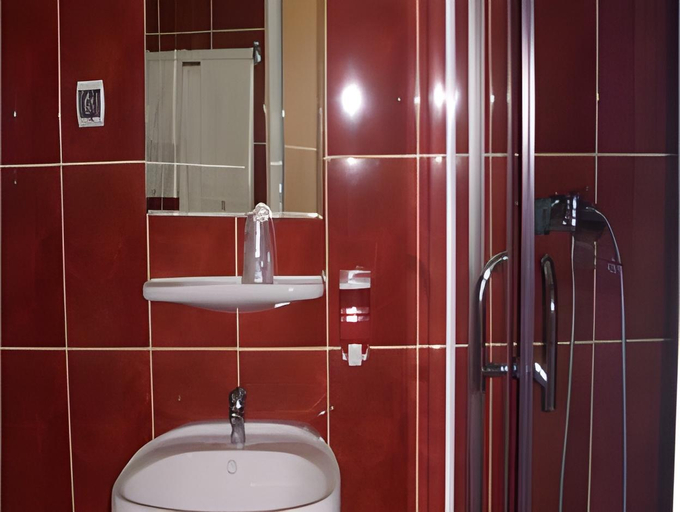 Bathroom 4, Hotel Decebal, Brasov