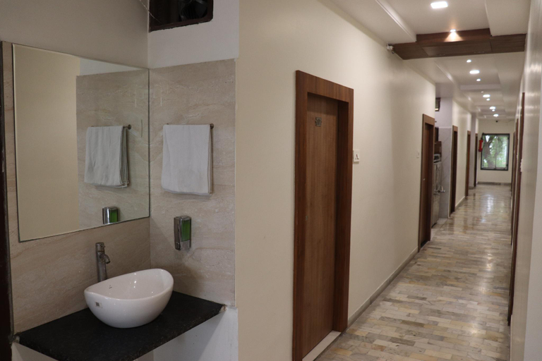 Bathroom 5, Hotel Samrat Ajmer, Ajmer