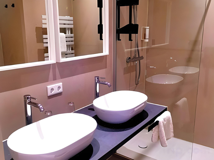 Bathroom 4, Hotel Novalis Dresden, Dresden