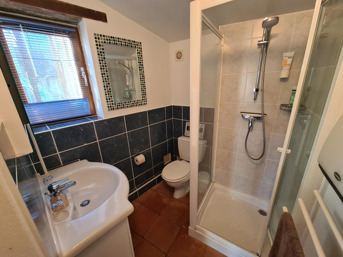 Bathroom 4, La Ferme de l'Embellie Gites et Chambres d'Hotes, Dordogne