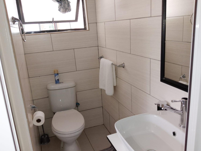 Bathroom 3, SERENE Guest House, City of Johannesburg
