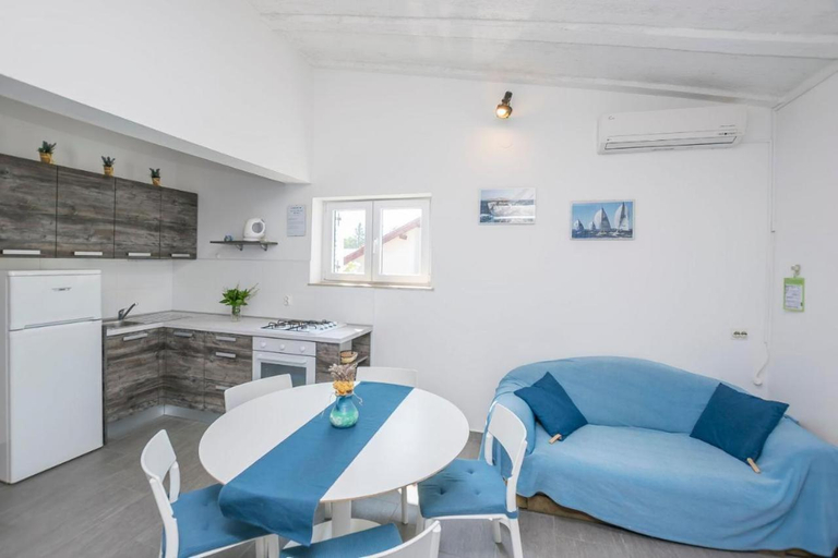 Others 3, Apartments Mira Sabunike near the sandy beach - By TA Leut Agency, Privlaka