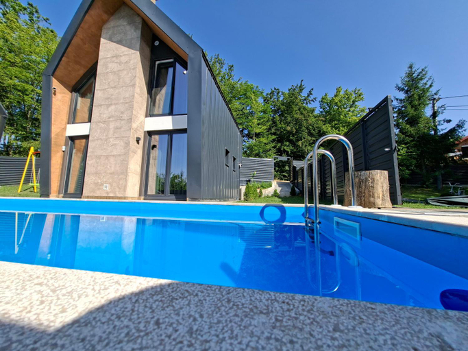 Sport & Beauty 4, Orange Villa with private pool, Sarajevo
