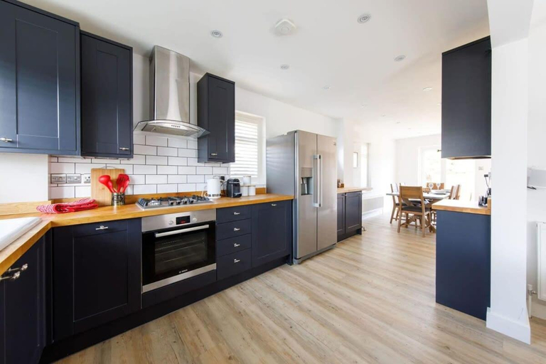 Others 4, Coastal Retreat for 6 Close to Beaches, West Sussex