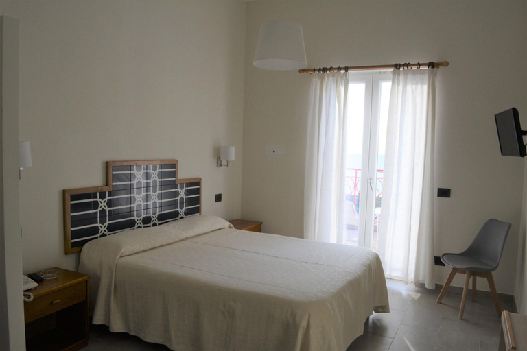 Bedroom 3, Hotel Dania, Napoli