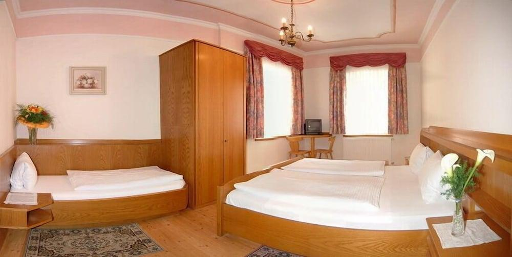 Bedroom 2, Gasthof Post, Spittal an der Drau