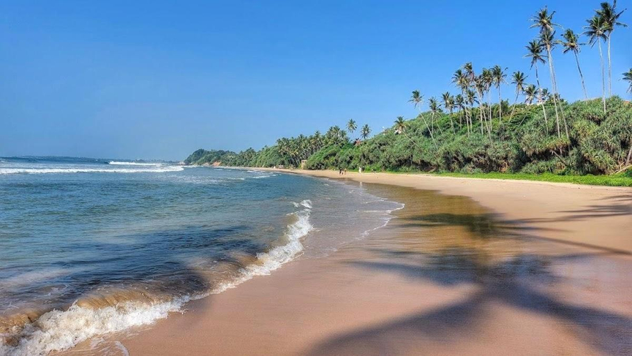 Others 2, Lion Paradise Surf Beach, Matara Four Gravets