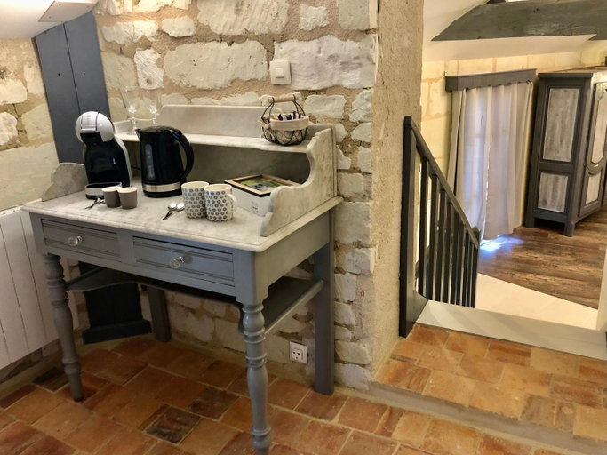 Others 3, Maison de Lavande, Vienne