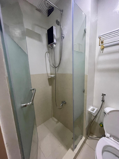 Bathroom 2, Nordic Combined Unit PS4 KTV Netflix Disney Coffee, Kalookan City