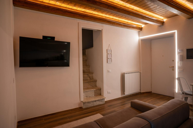 Others 3, Enjoyhousebracciano suite1, Rome