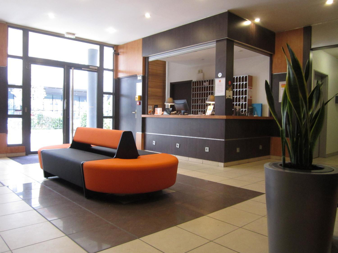 Public Area 2, Privilodges Lyon, Rhône