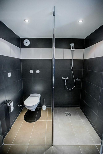 Bathroom 3, FastHotel Montmarault - Auberge du Grand Champ, Allier