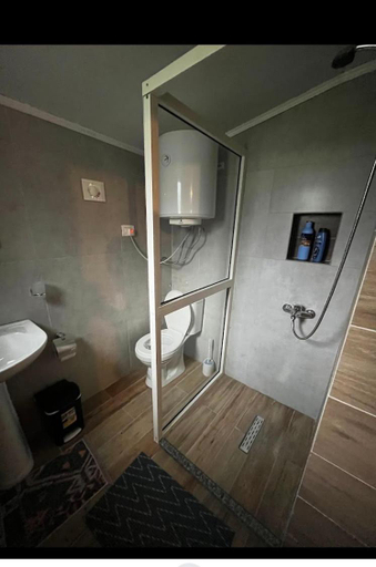 Bathroom 3, Bujtina Pllumi Theth, Shkodrës