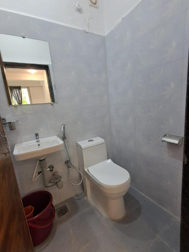 Bathroom 3, Studio Arambol Green Haven R-7 by Mukund Sadan , North Goa