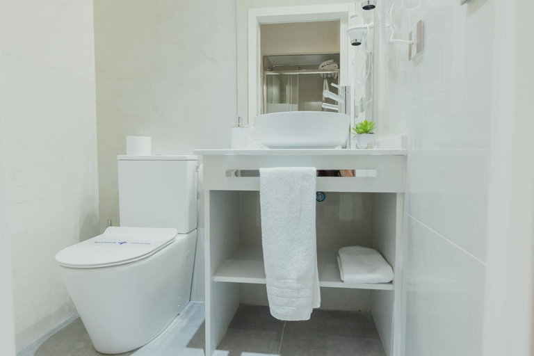 Bathroom 2, Olivae Hostal Boutique, Cáceres