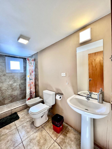 Bathroom 4, Moving Hostel Travel Bar, Bariloche