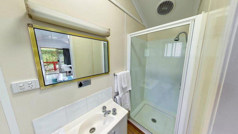 Bathroom 4, BIG4 Adventure Whitsunday Resort, Whitsunday
