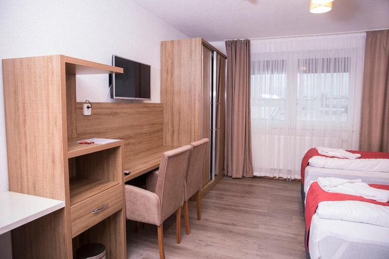 Bedroom 3, Hotel Hausen Obertshausen Frankfurt, Offenbach