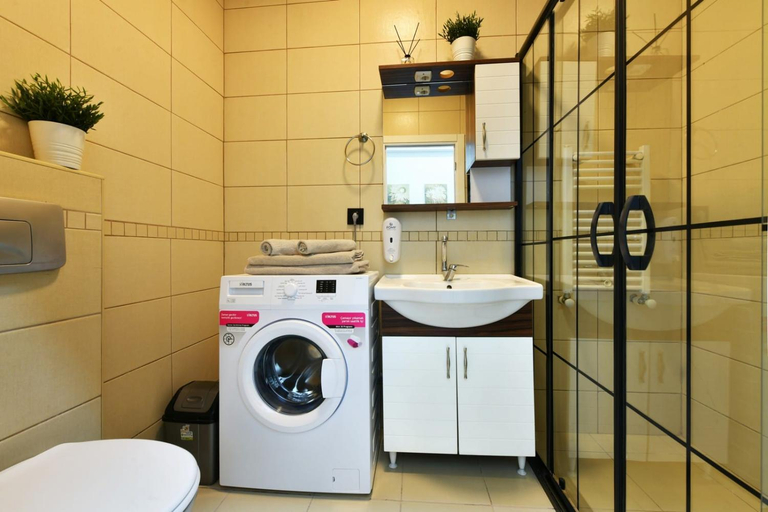 Bathroom 1, Bomonti Apartments, Şişli