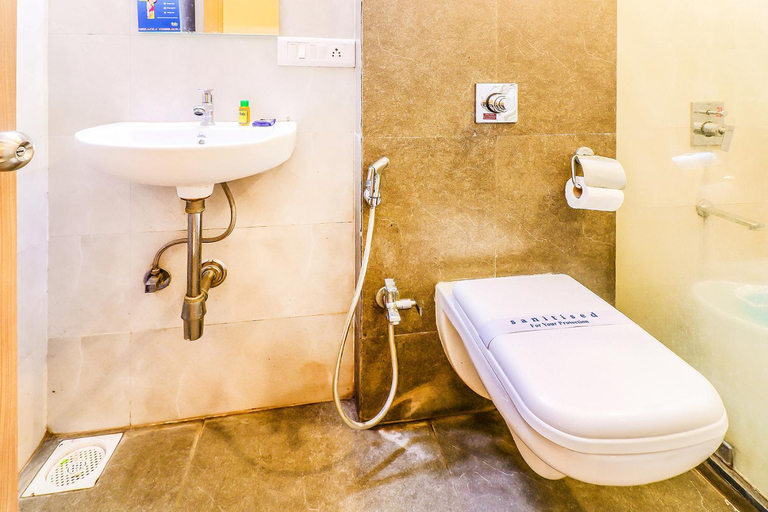 Bathroom 4, FabHotel Ascot International, Mumbai Suburban