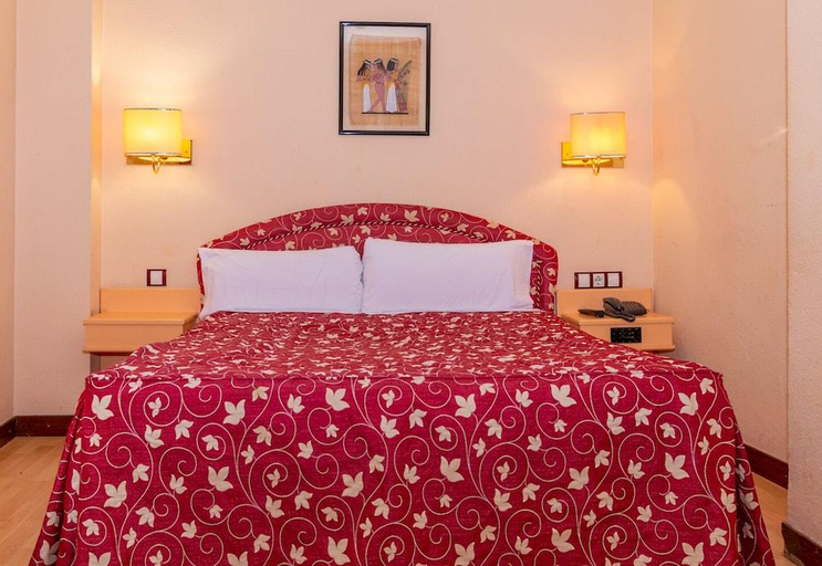 Bedroom 3, Hotel Tibur, Zaragoza