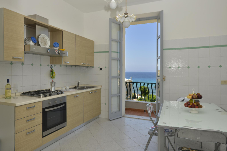 Others 4, Casa Alice, Sassari