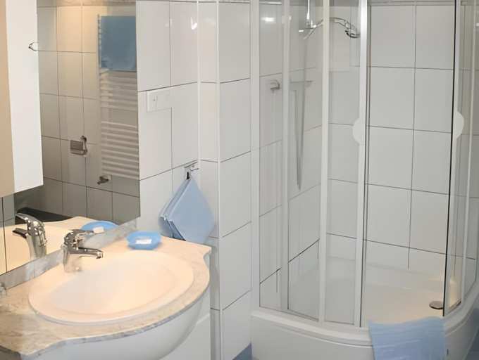Bathroom 3, Hotel zur Wasserburg, Rhein-Erft-Kreis