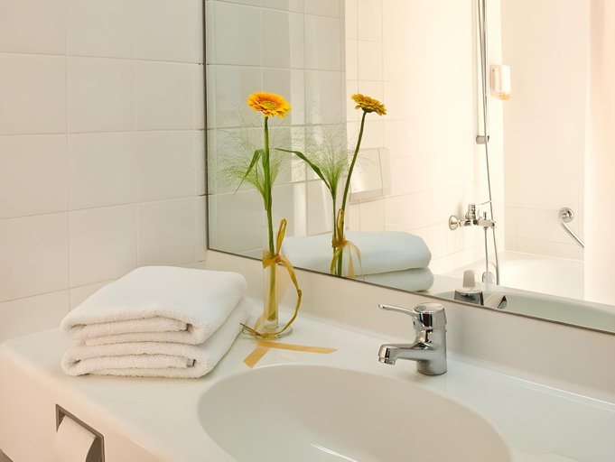 Bathroom 4, Hotel Dasing-Augsburg, Aichach-Friedberg