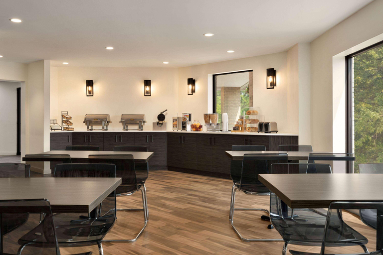 Food & Drinks 5, Days Inn by Wyndham Sarnia Harbourfront, Lambton