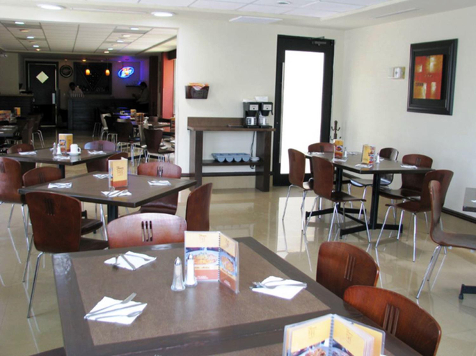 Food & Drinks 5, Hotel Alameda Express, Matamoros