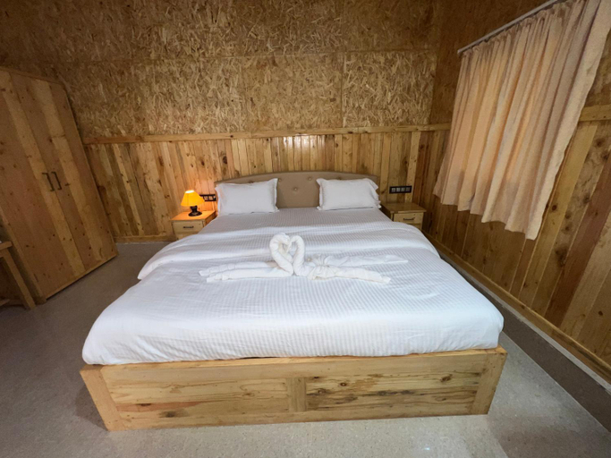 Bedroom 2, santanas wooden cottages, South Goa