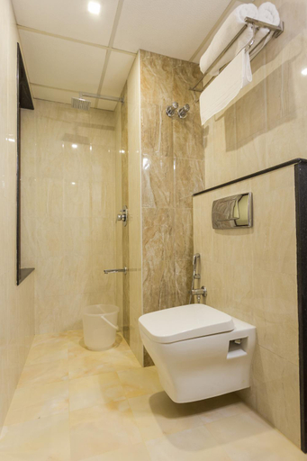 Bathroom 4, Garden Inn Business Hotel Cochin , Ernakulam