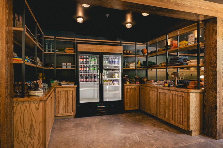 Food & Drinks 5, The Ozarker Lodge, Taney