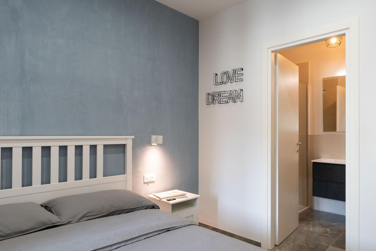 Others 5, Casara, Bari