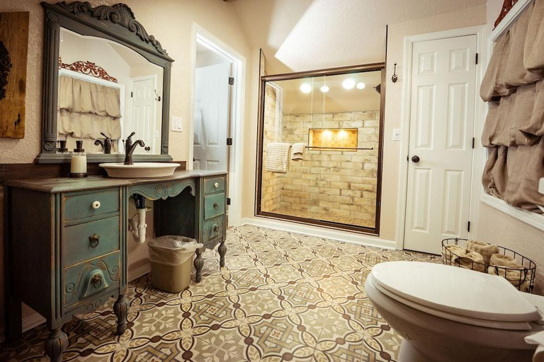 Bathroom 4, Branson King Resort & Suites, Taney