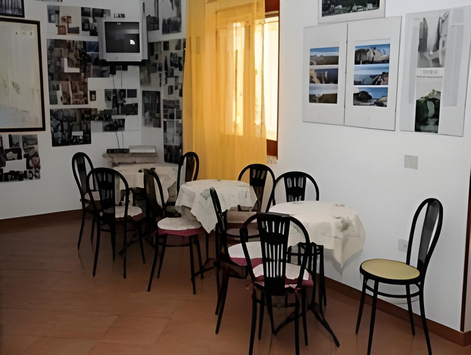 Restaurant, Hotel California, Carbonia-Iglesias